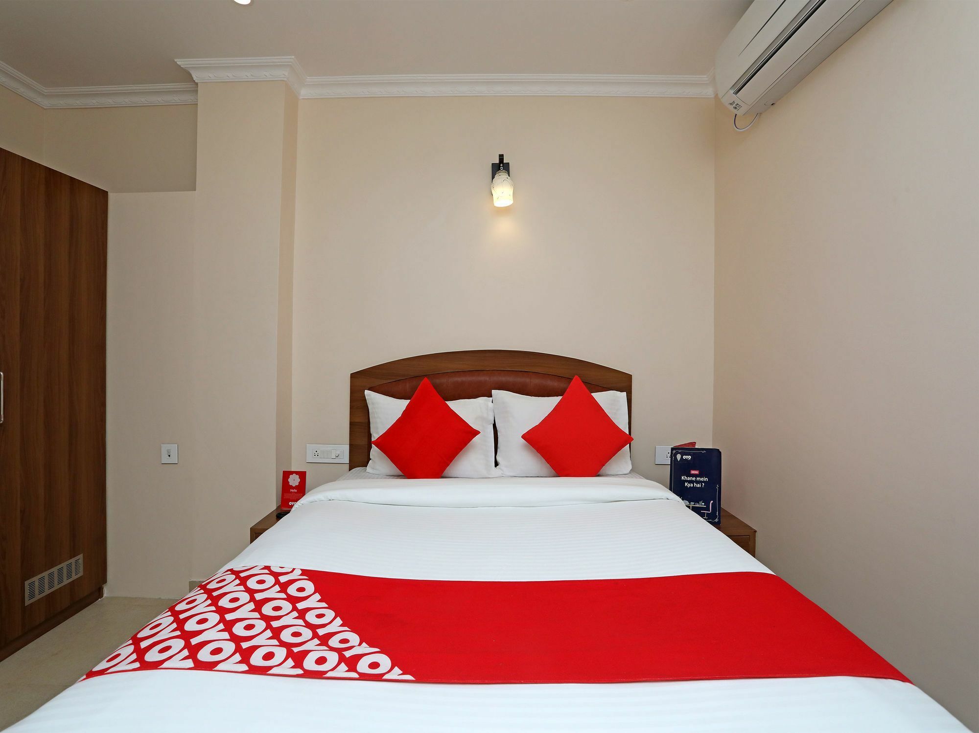 Oyo 13528 Kumud Plaza Hotel บูบันเนสชวาร์ ภายนอก รูปภาพ